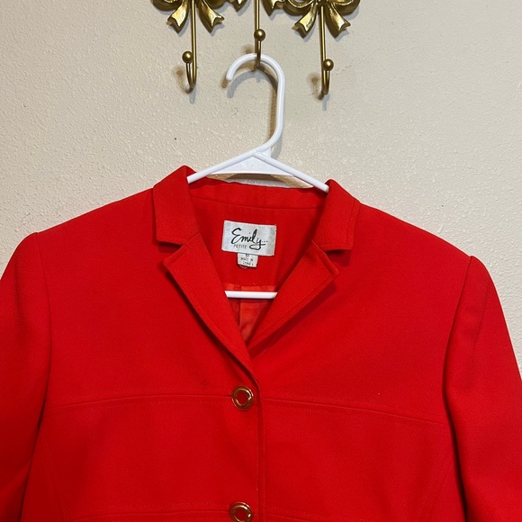 Emily Designs Red Short Sleeve Blazer. Gold accent buttons. Size 8P - Picture 2 of 5